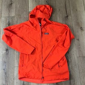 (NWT) Patagonia R1 Techface